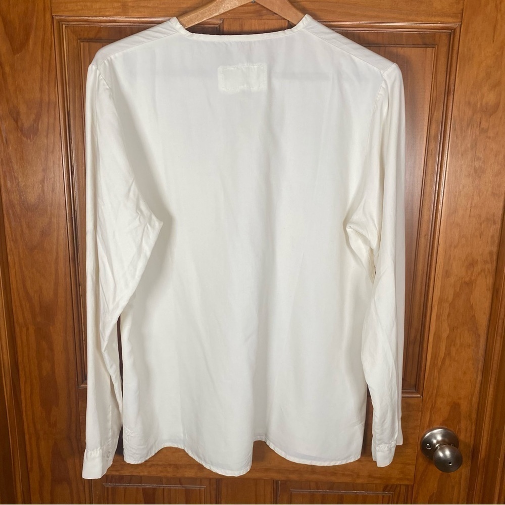 Elegant 100% Silk Button-up Blouse Handcrafted in Italy - Picture 4 of 7